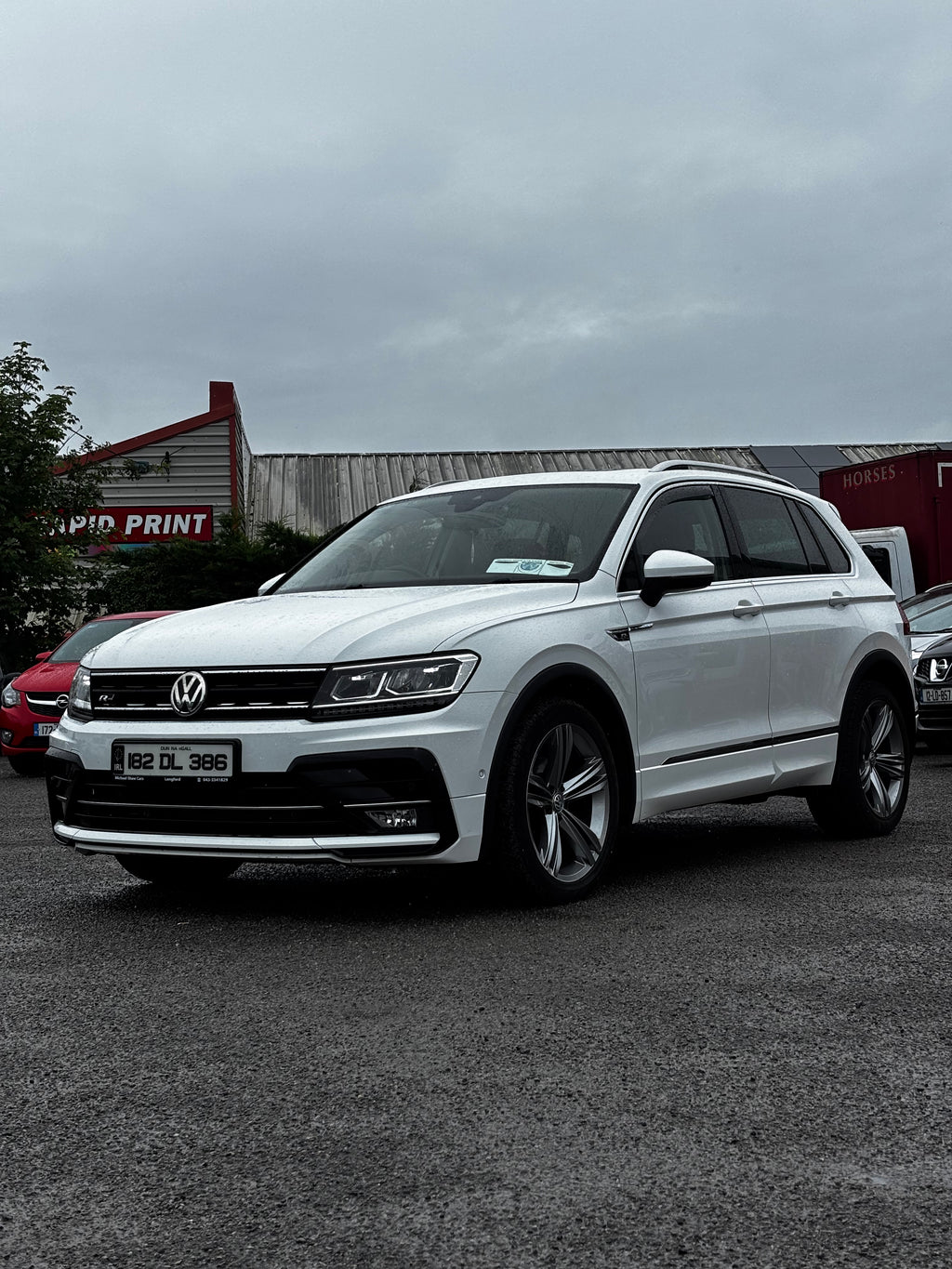 181 Volkswagen Tiguan R-Line
