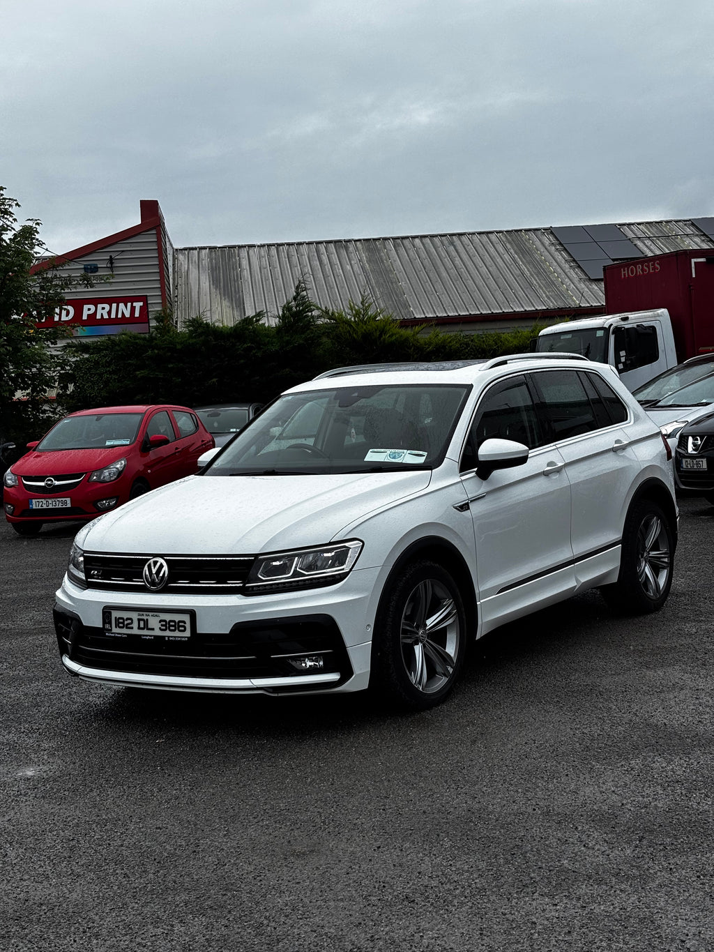 181 Volkswagen Tiguan R-Line
