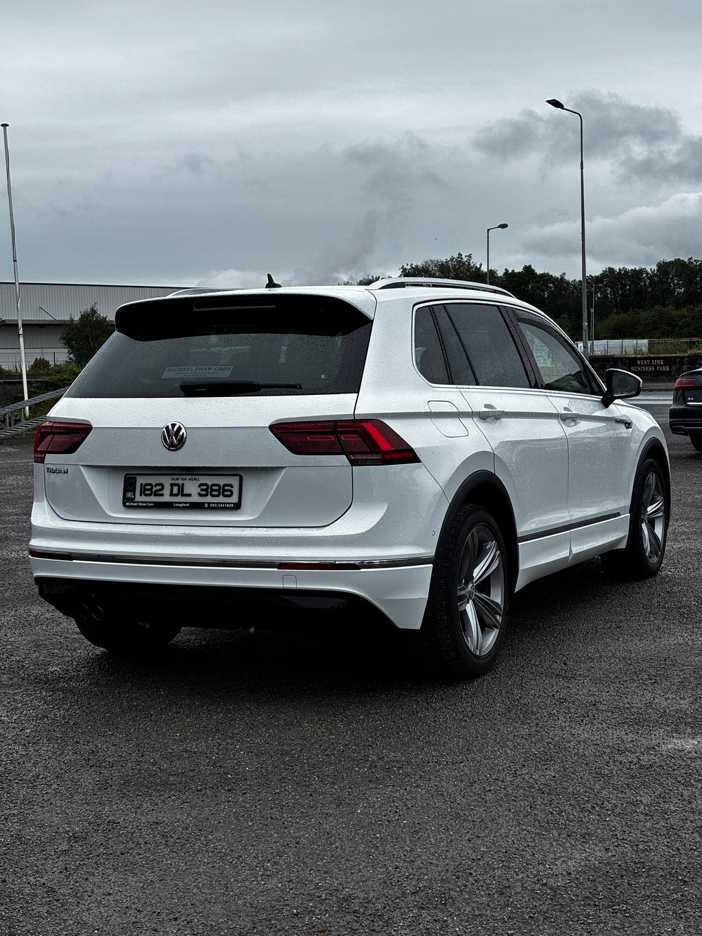 181 Volkswagen Tiguan R-Line