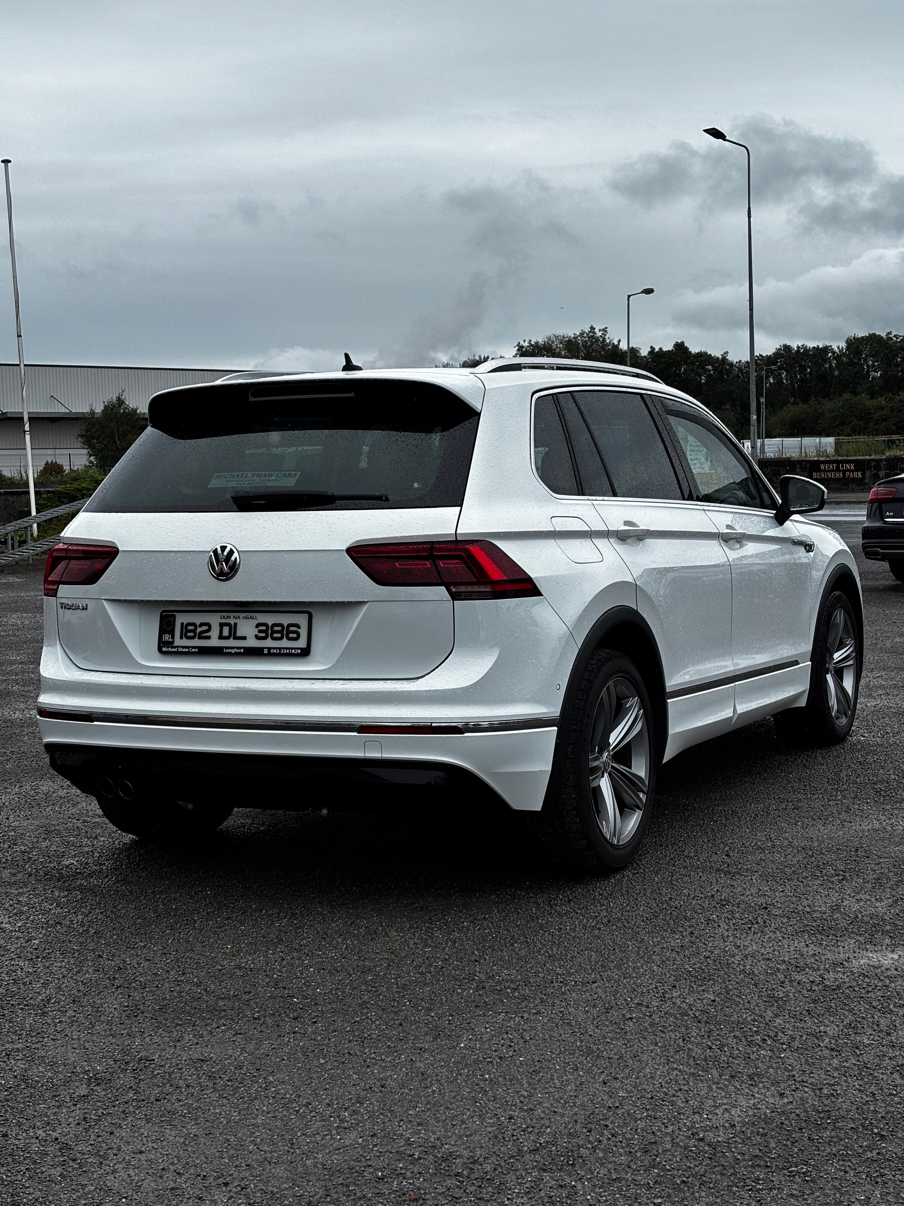 181 Volkswagen Tiguan R-Line