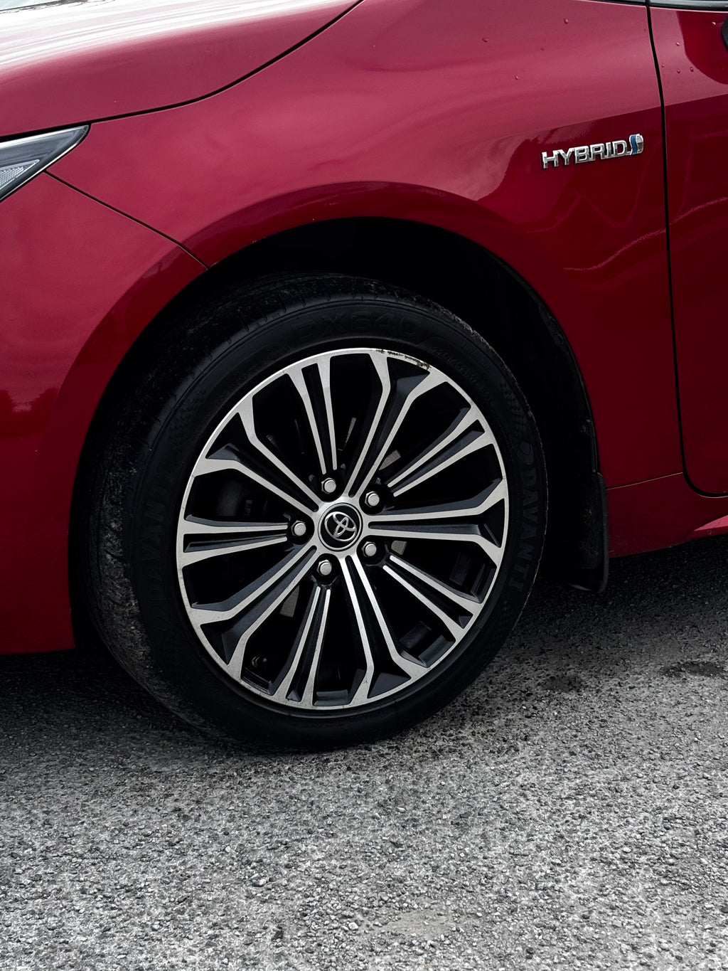 201 Toyota Corolla Luna Sport Hybrid