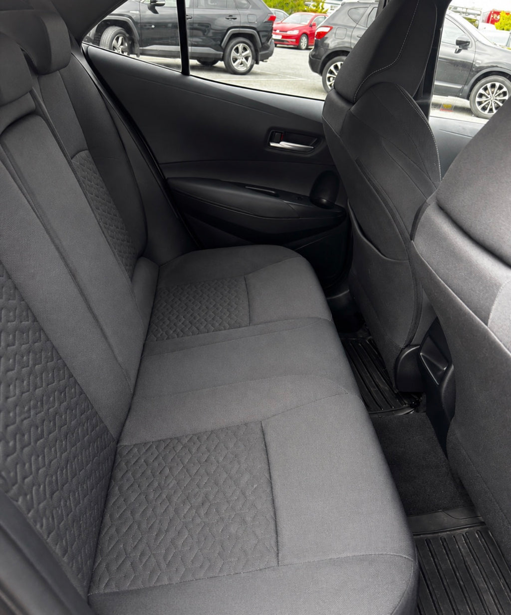 201 Toyota Corolla Luna Sport Hybrid