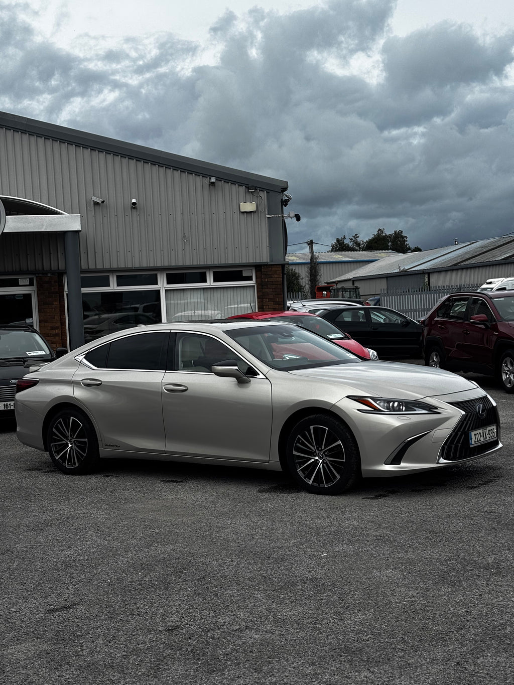 222 Lexus ES 300H Executive