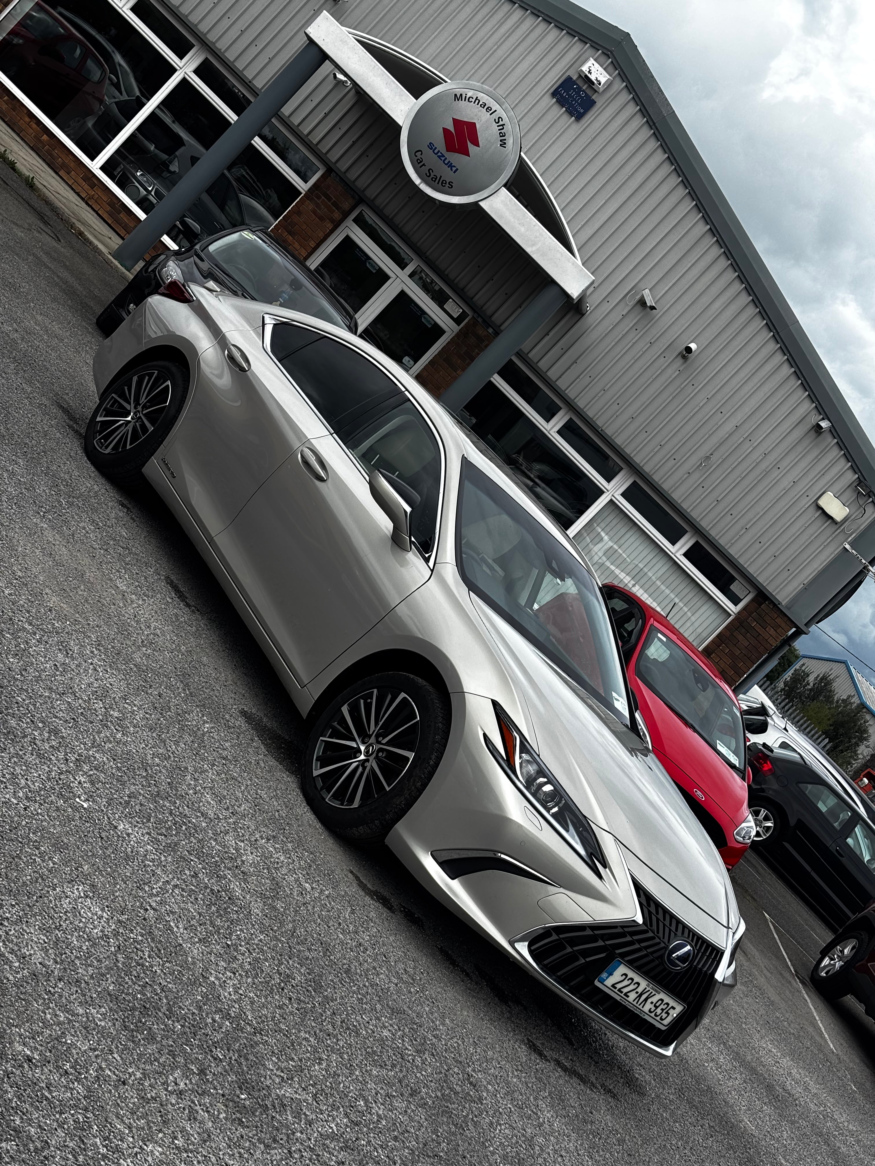 222 Lexus ES 300H Executive