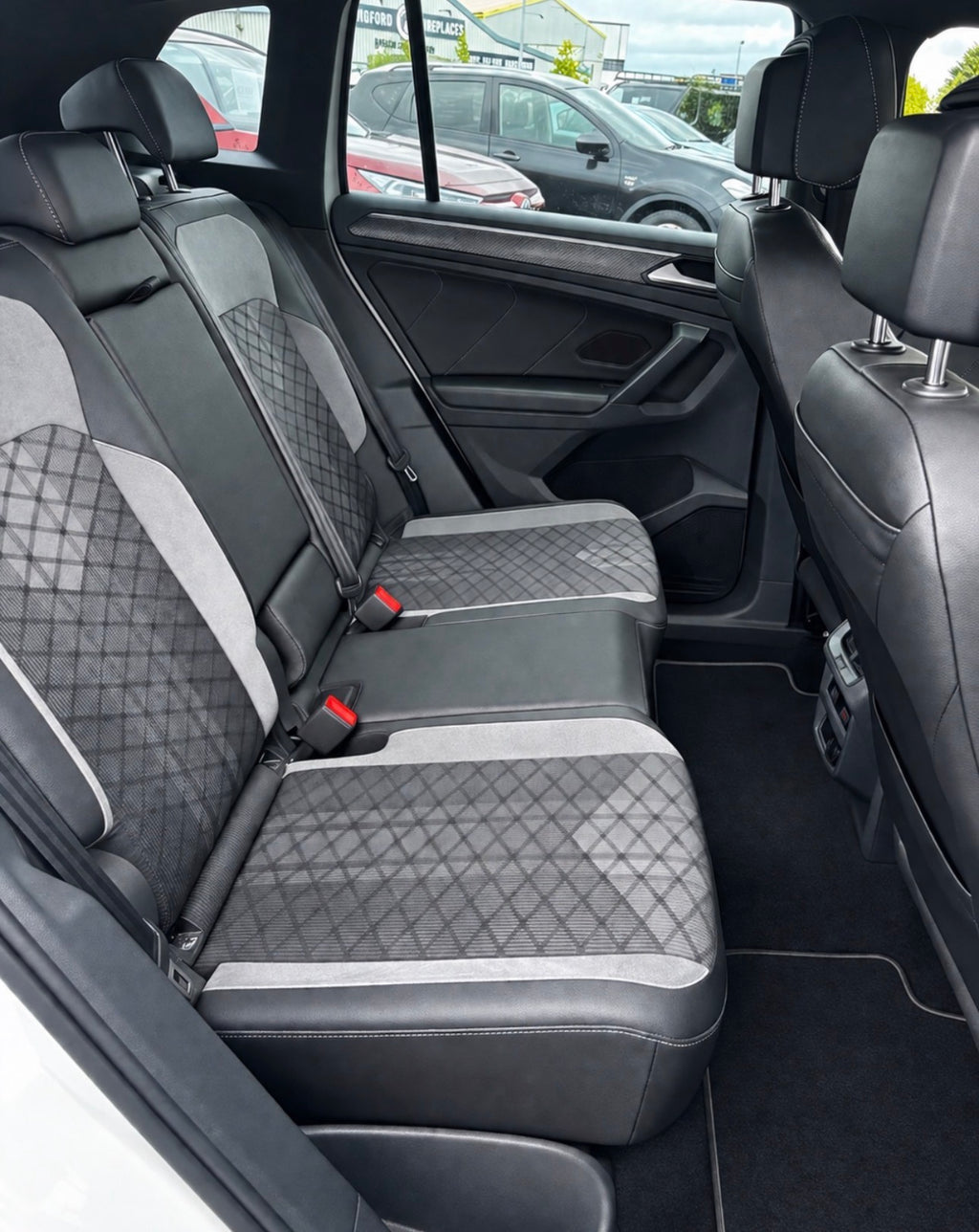 211 Volkswagen Tiguan R Line