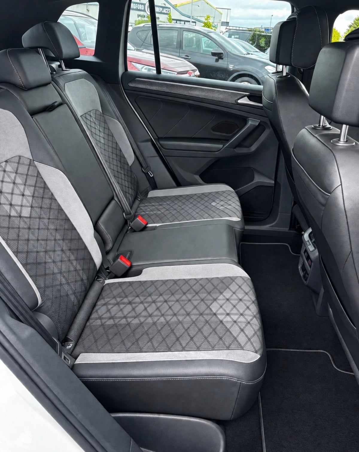 211 Volkswagen Tiguan R Line