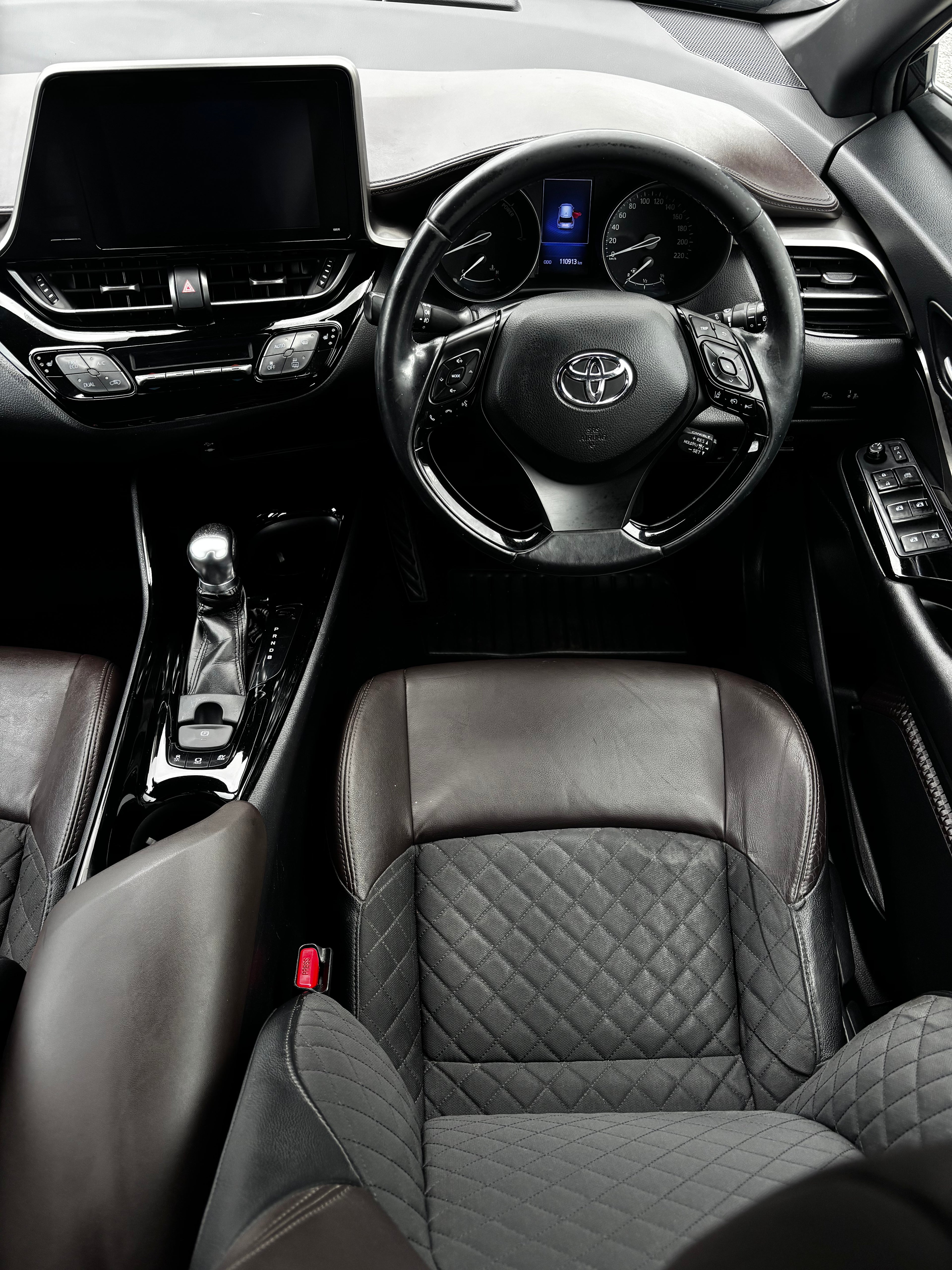 182 Toyota C-HR Sol