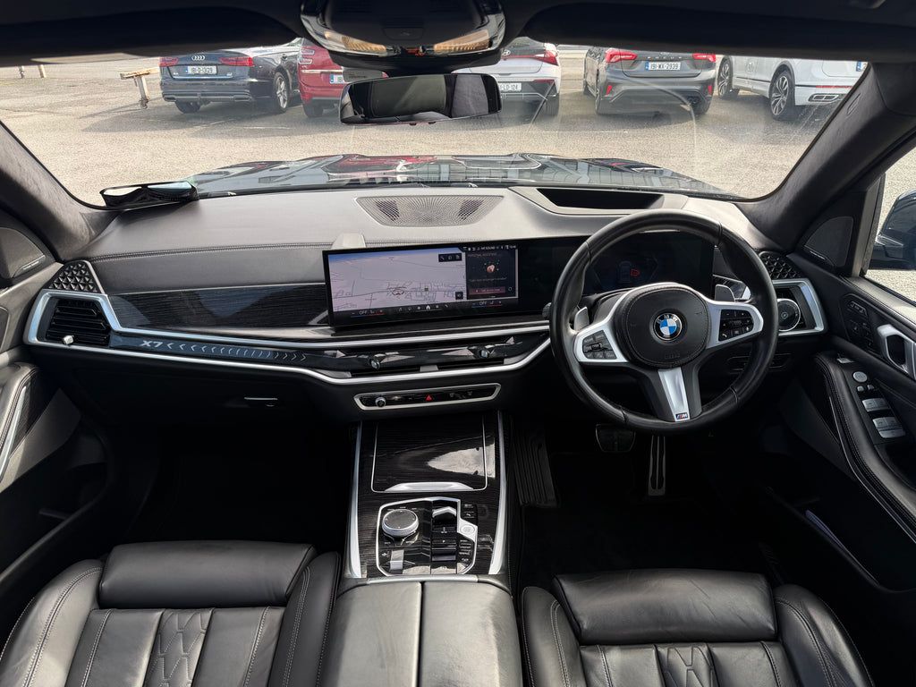 241 BMW X7