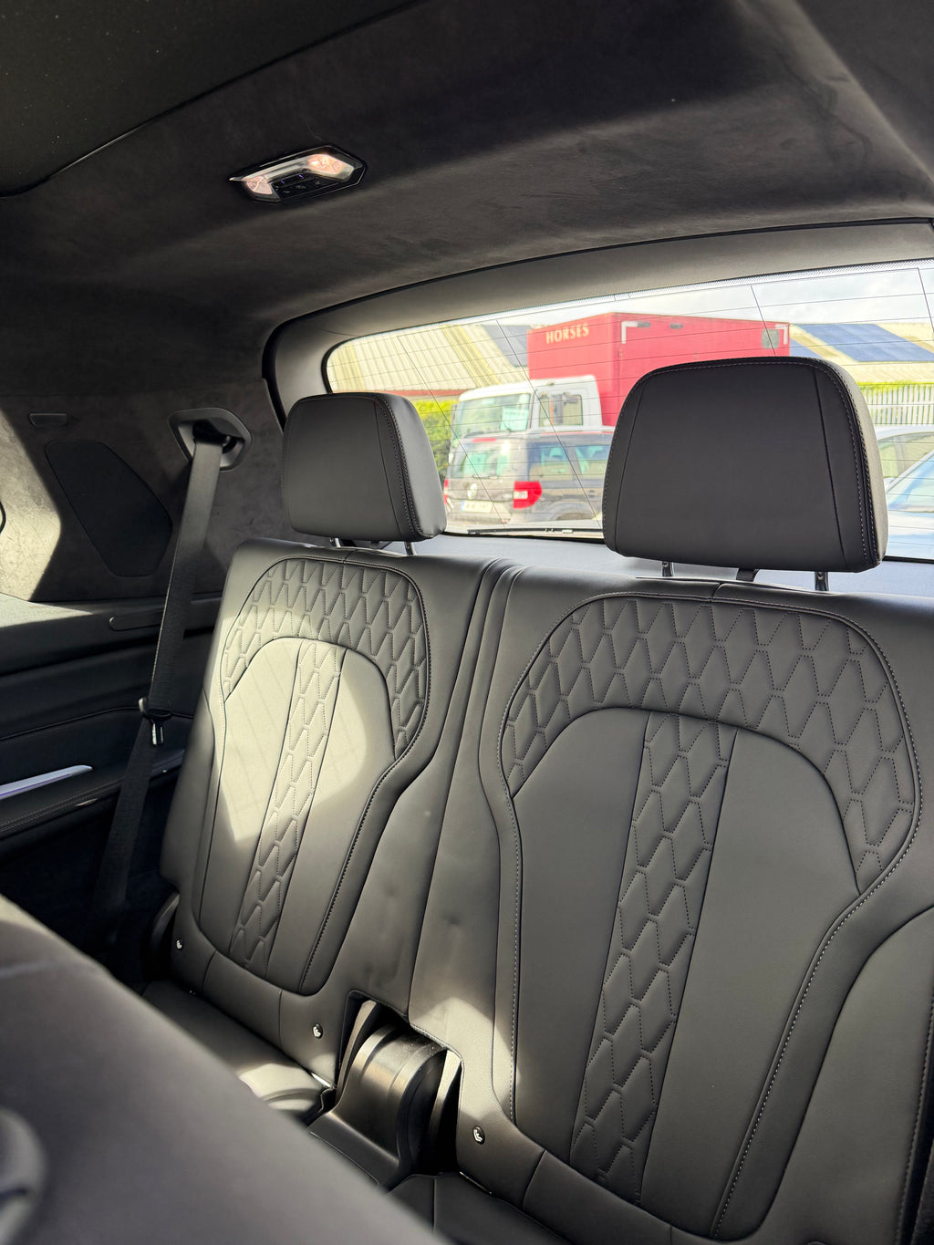 241 BMW X7