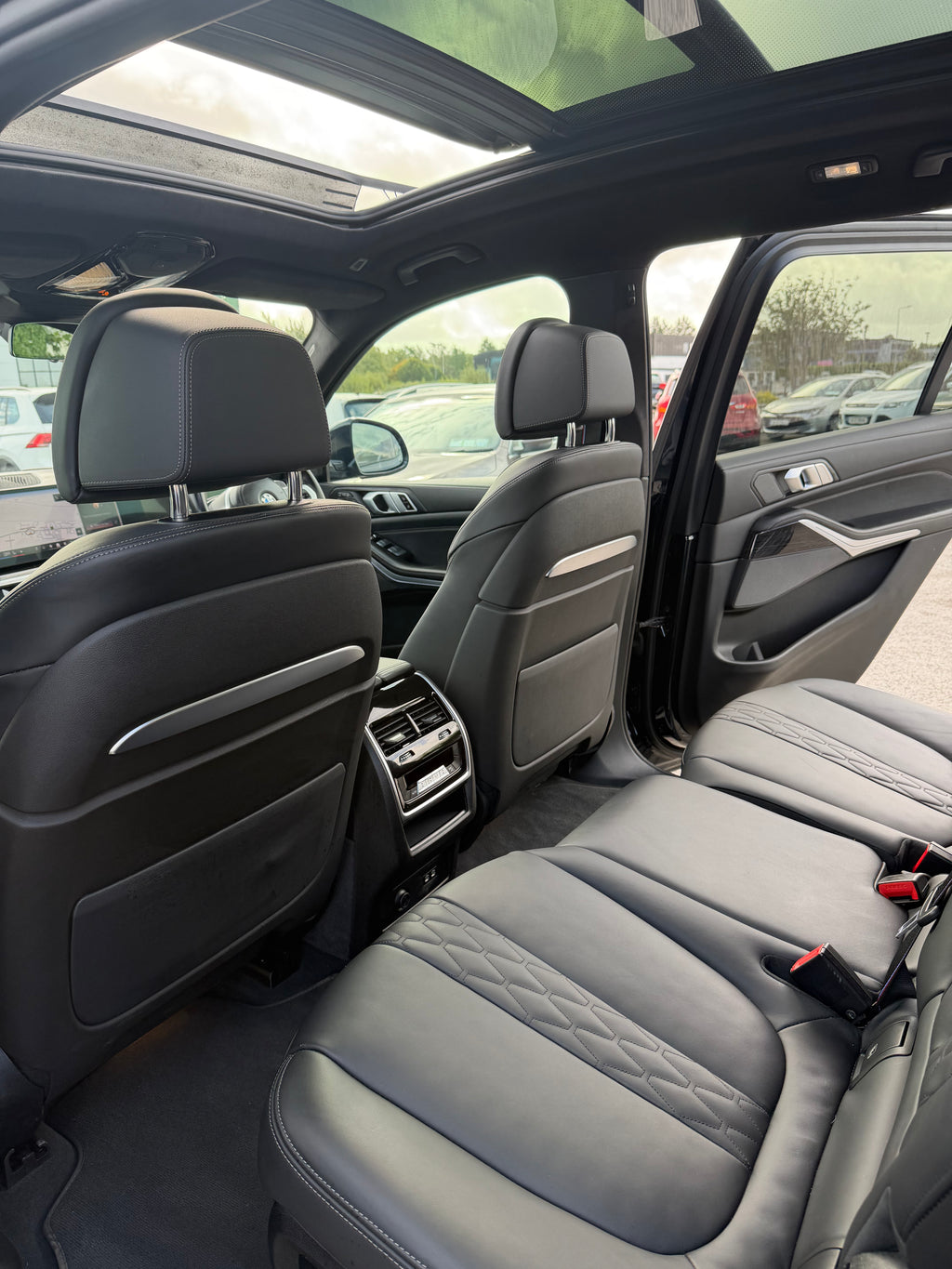 241 BMW X7