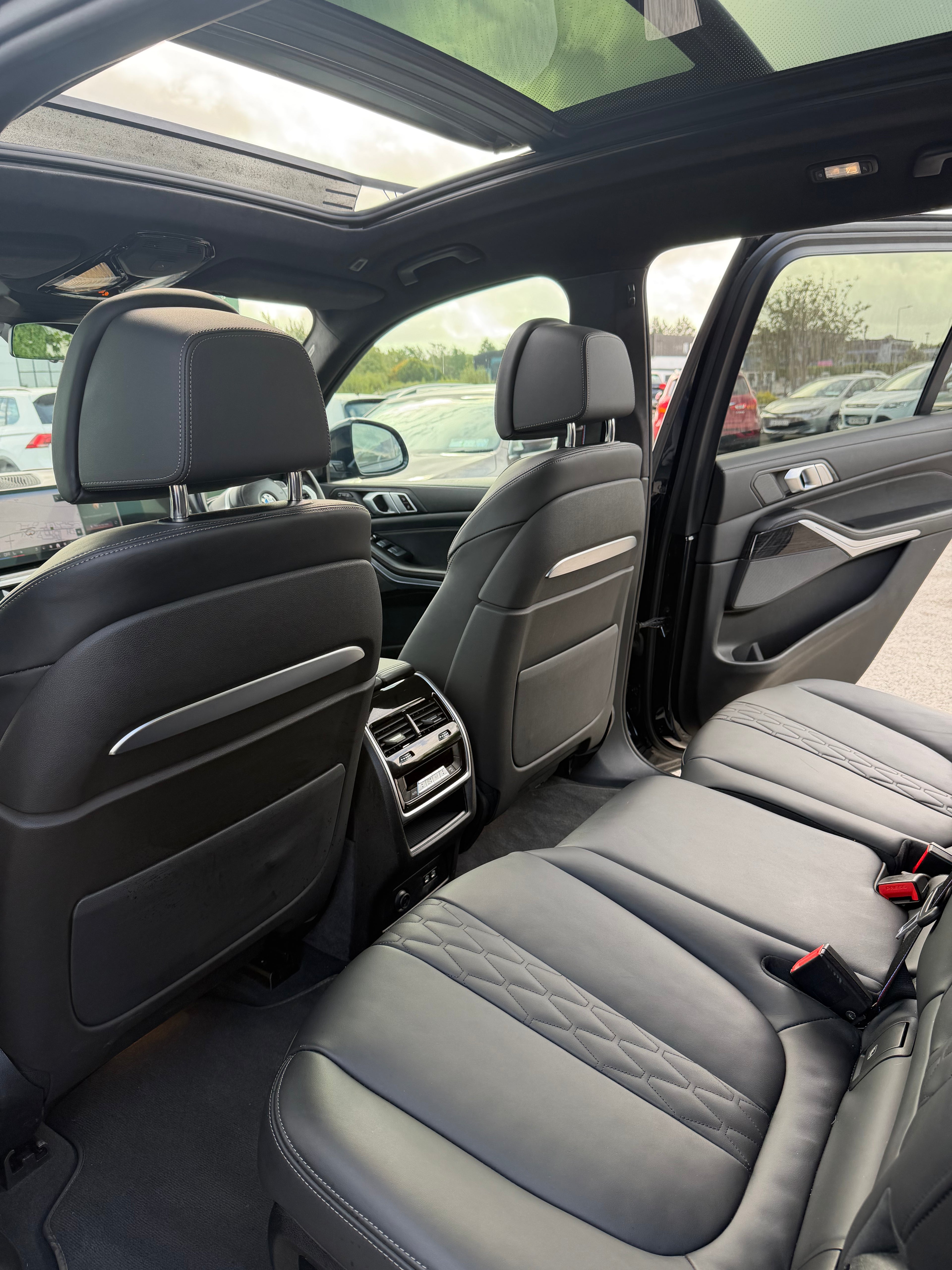 241 BMW X7