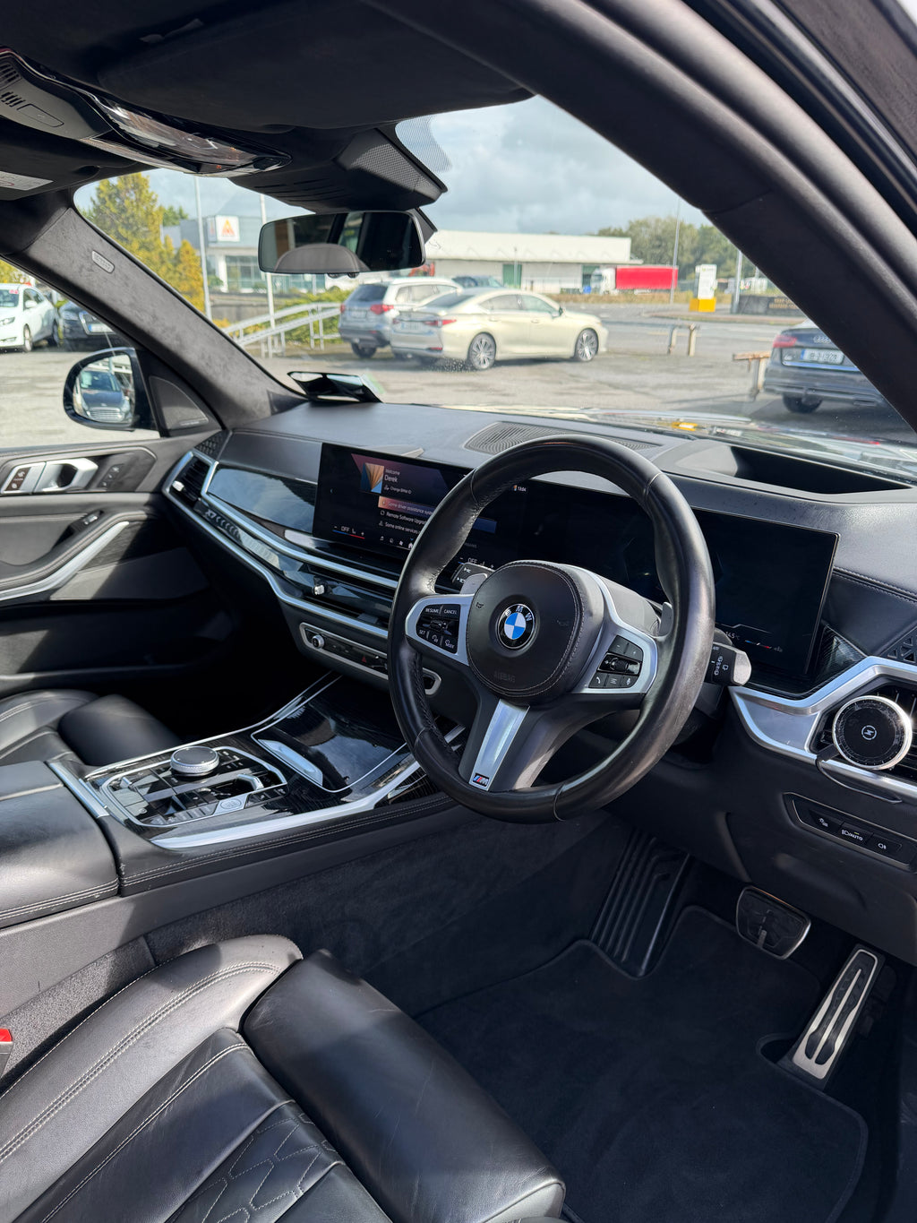 241 BMW X7