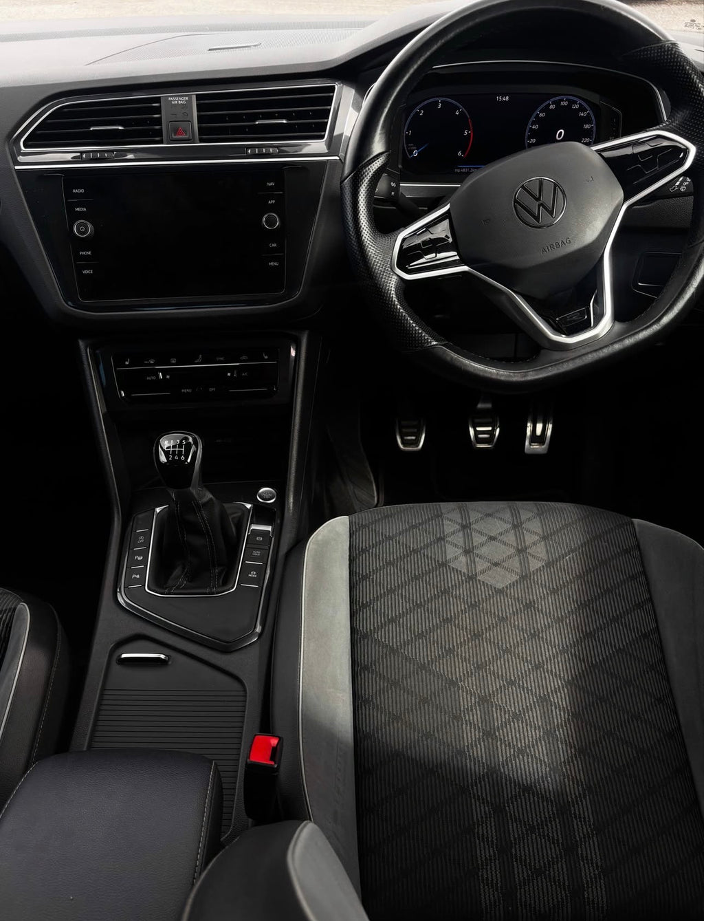 221 Volkswagen Tiguan R Line