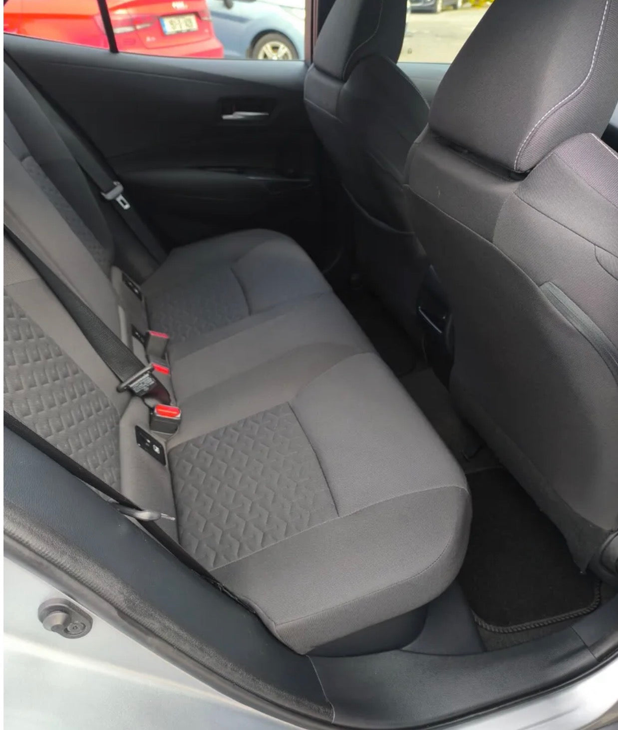 231 Toyota Corolla 1.8 Hybrid
