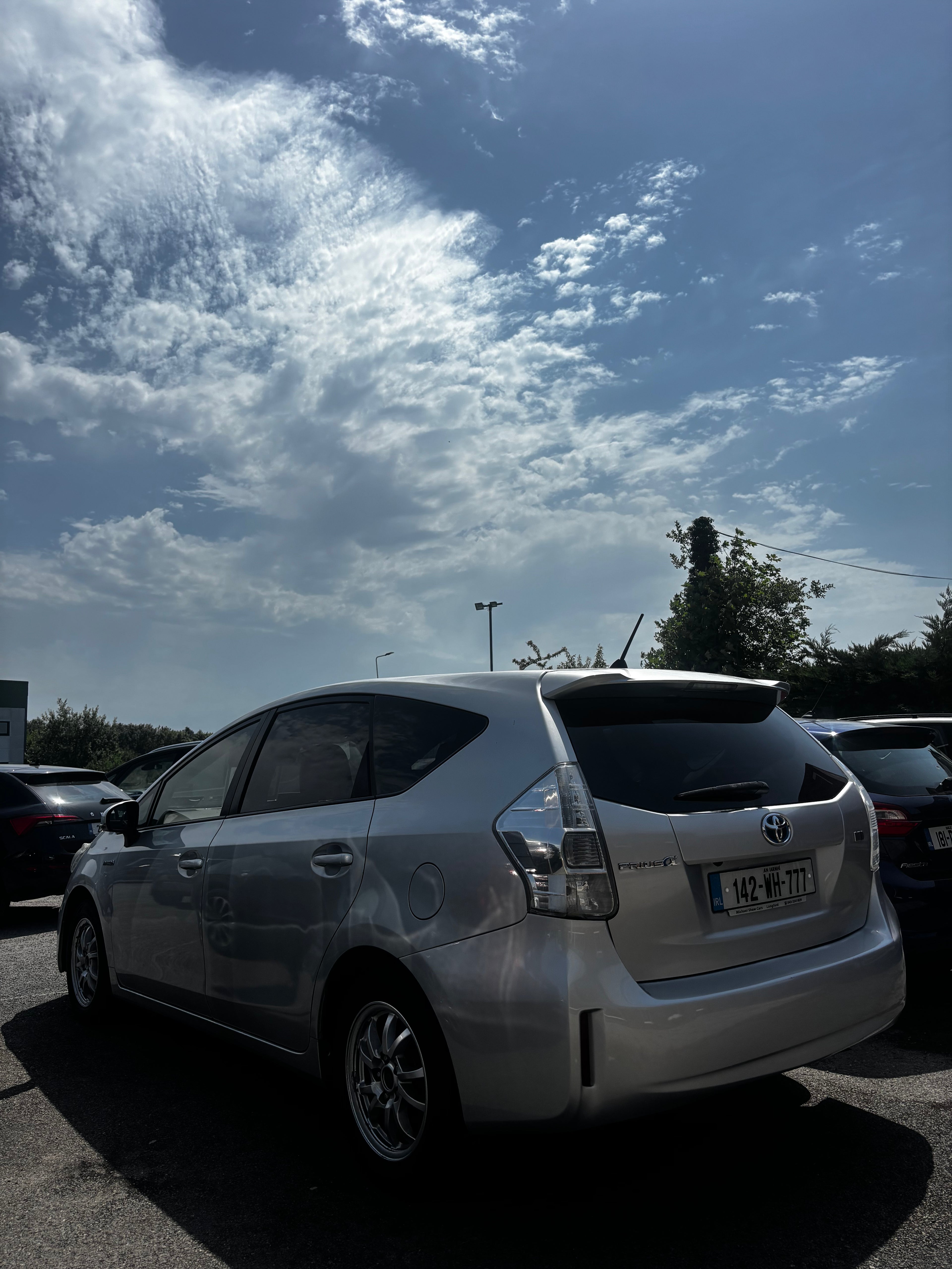 142 Toyota Prius
