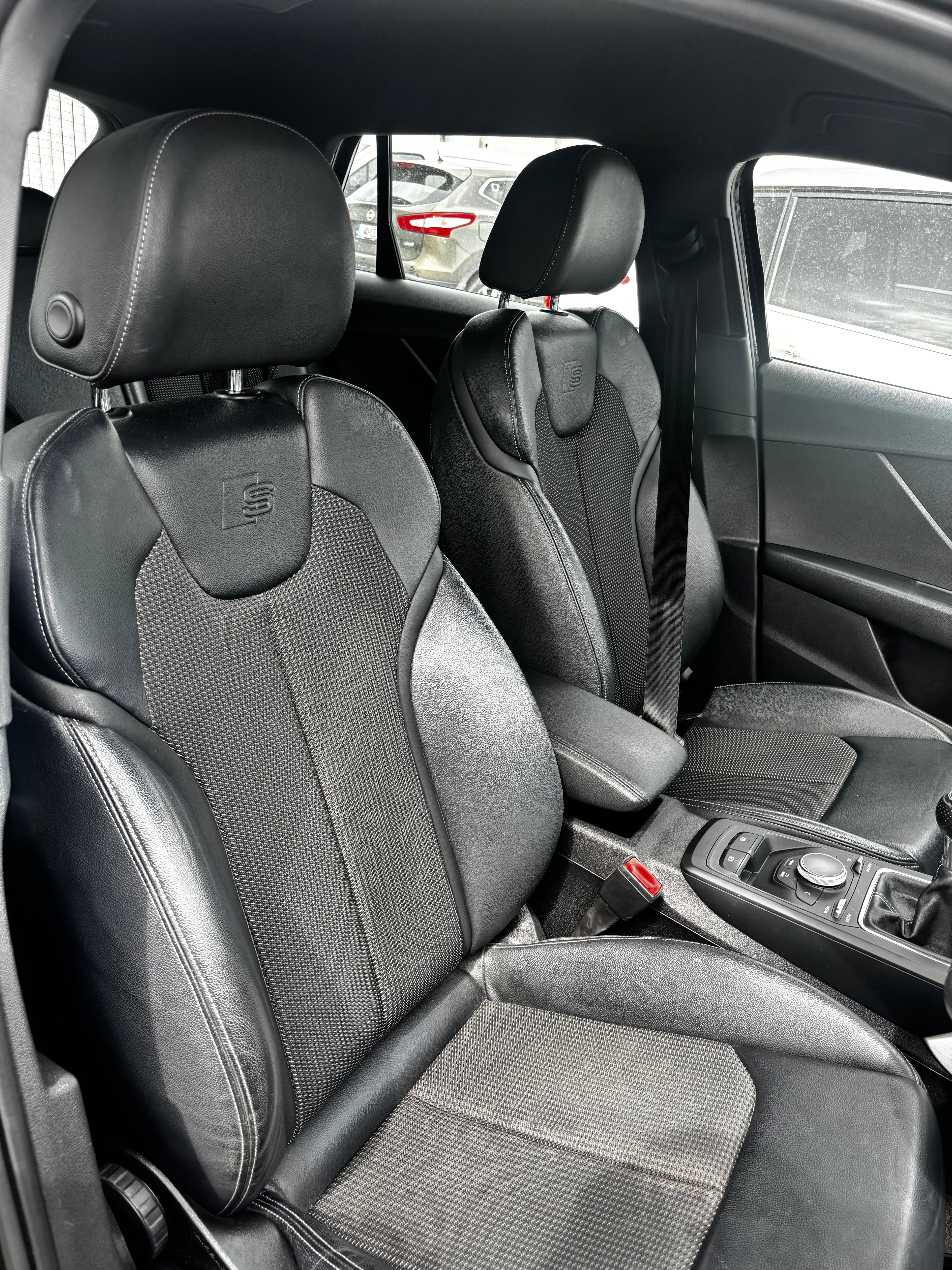 182 Audi Q2 S-Line