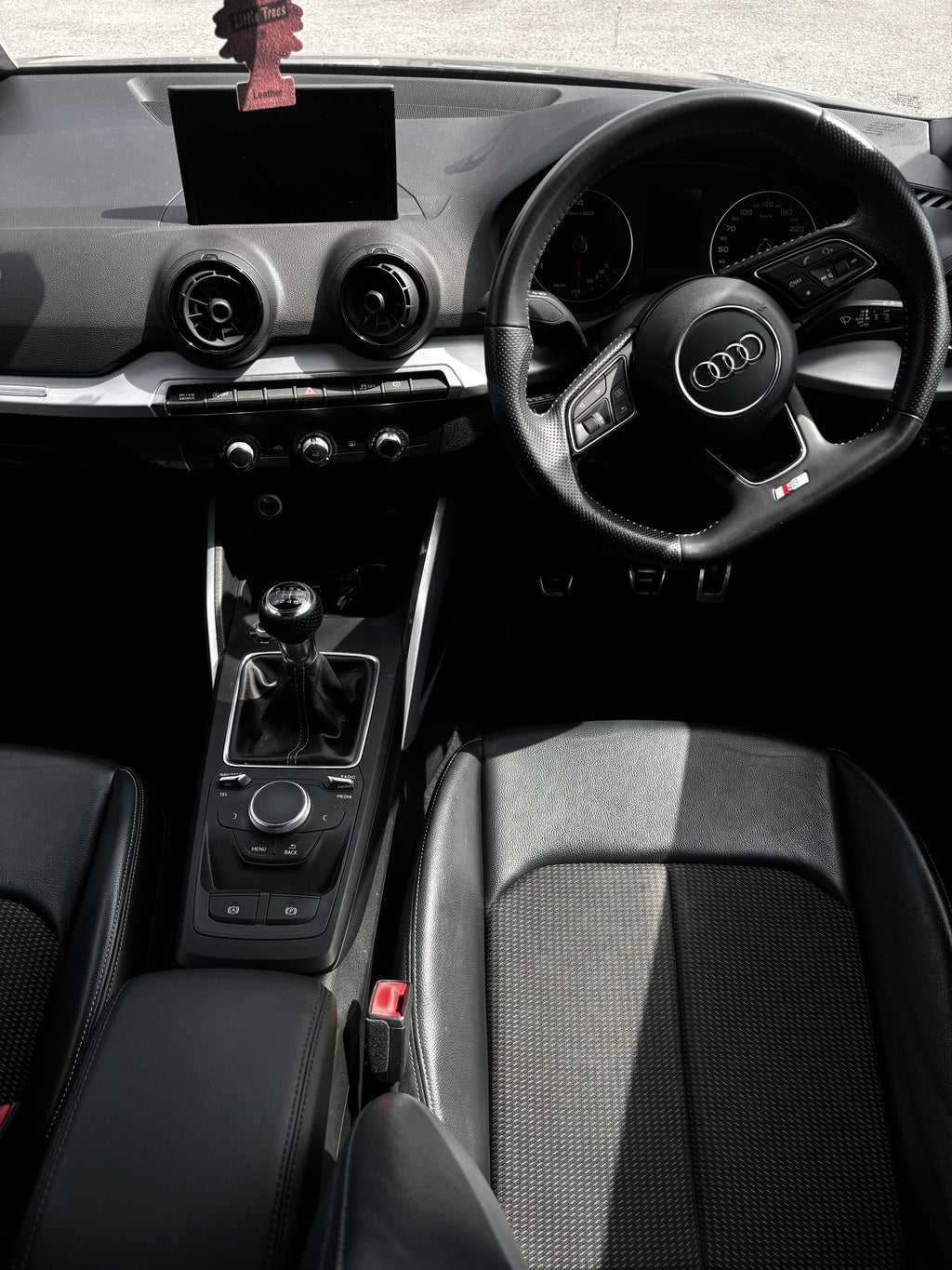 182 Audi Q2 S-Line