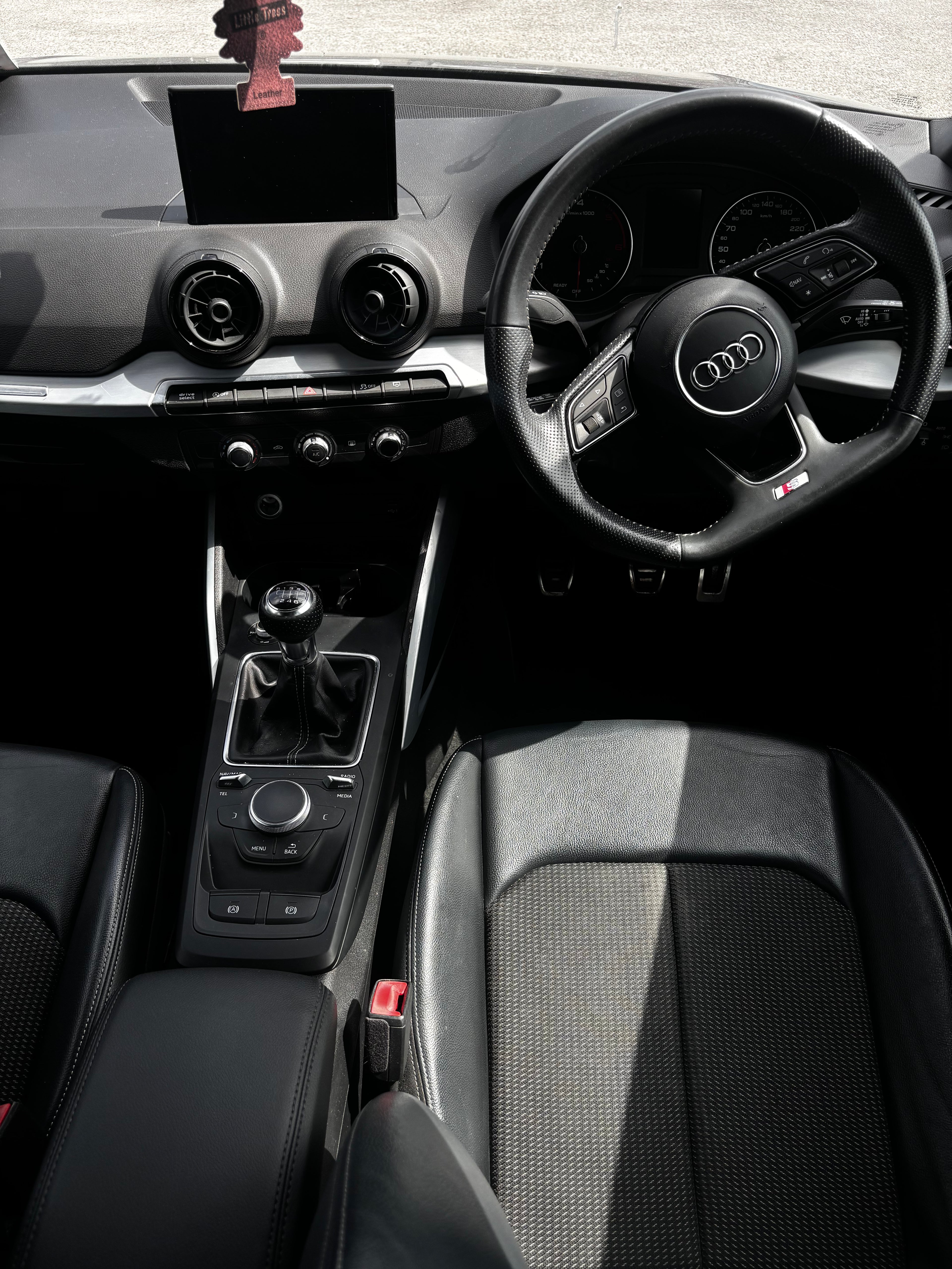 182 Audi Q2 S-Line