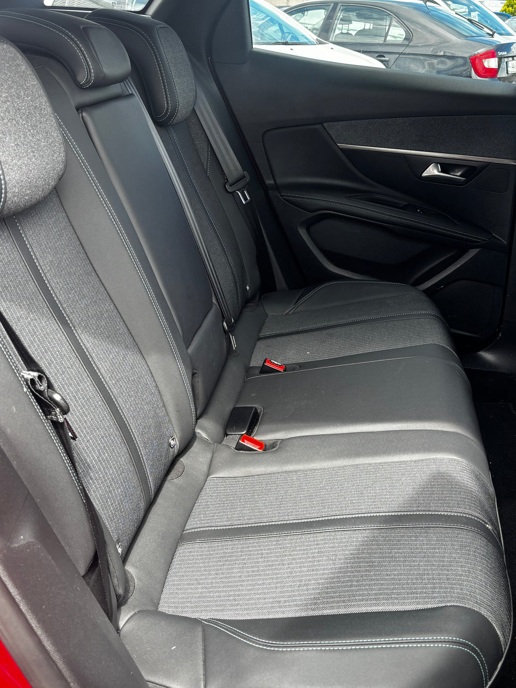 231 Peugeot 3008